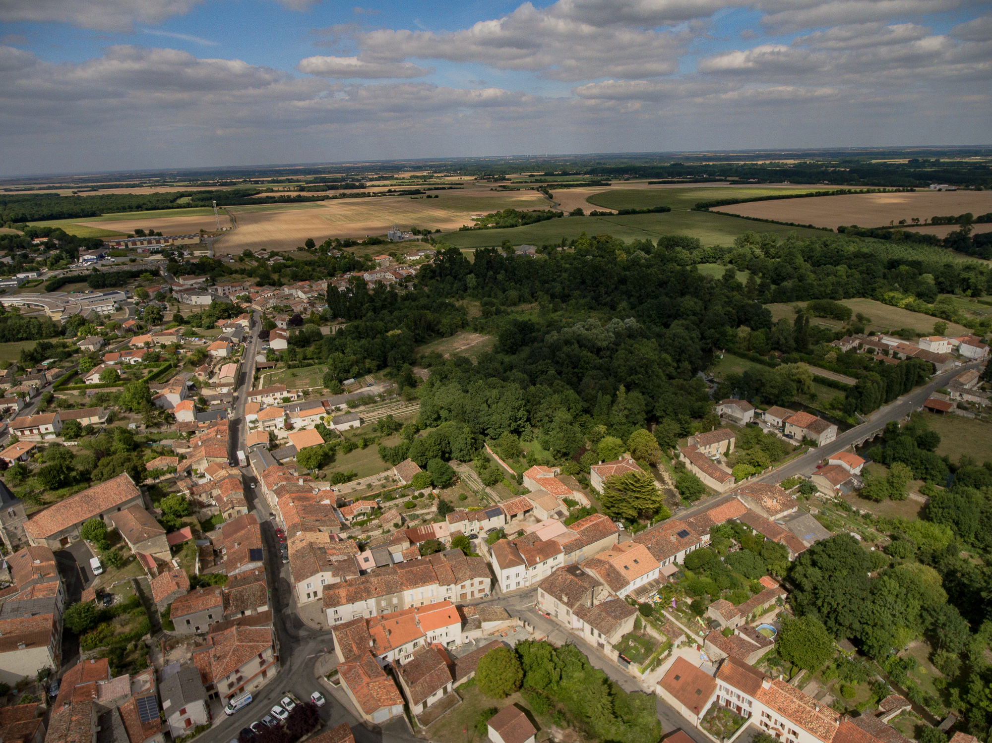CHIZÉ VU DU CIEL © Alain Buchet – LE STUDIO | Mairie de chize